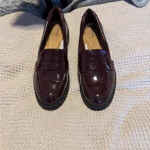 Clarks
Women's Westlynn Ayla Round-Toe Penny Loafers Size 11 Color : Burgandy
